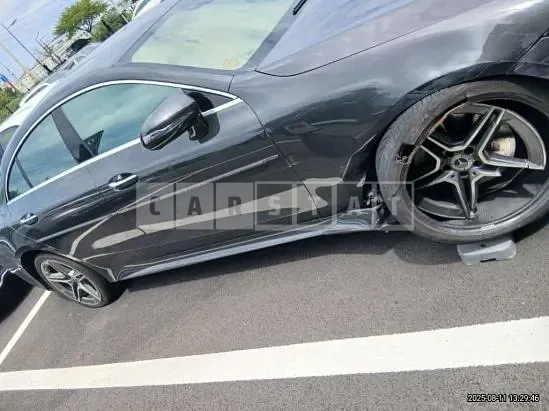 Photo 2 of 13: 2022 Mercedes-Benz CLS300d — Korean insurance auction