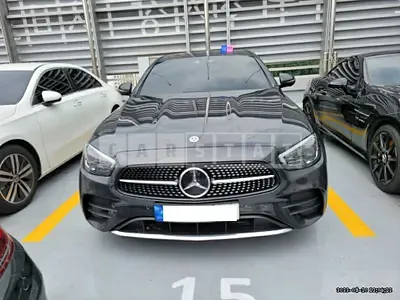 Photo 1 of 22: 2022 Mercedes-Benz E220 d 4Matic, VIN W1KZF0FB2NB028351 — Korean insurance auction