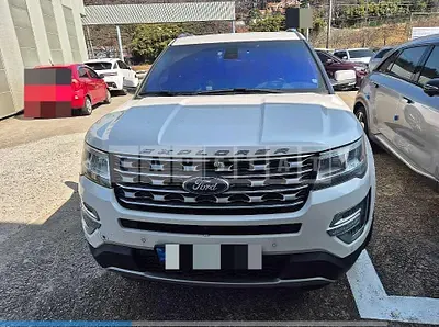 Photo 1 of 8: 2015 Ford Explorer — Korean insurance auction