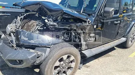 Photo 2 of 18: 2019 Jeep Wrangler Sahara, VIN 1C4HJXEN5KW675128 — Korean insurance auction