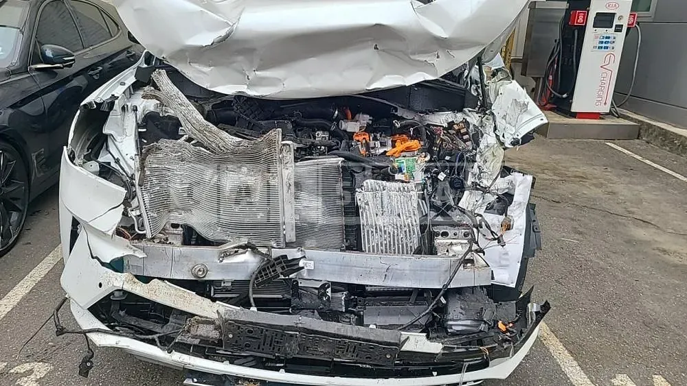 Photo 2 of 16: 2023 Kia Sorento Hybrid, VIN KNARL81GBPA178326 — Korean insurance auction