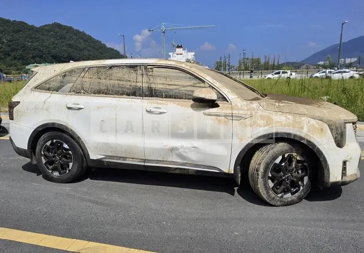 Photo 2 of 6: 2025 Kia Sorento 2.5 — Korean insurance auction