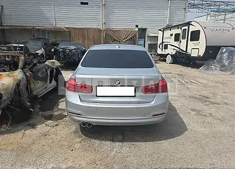 Photo 2 of 21: 2017 BMW 320d — Korean insurance auction