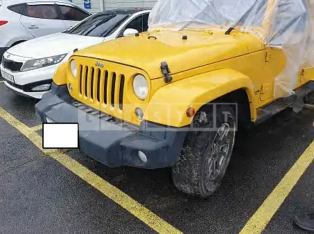 Photo 2 of 9: 2015 Jeep Zip Wrangler Sahara, VIN 1C4HJWE5XFL571056 — Korean insurance auction