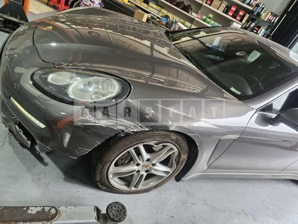 Photo 2 of 38: 2015 Porsche Panamera 4 — Korean insurance auction