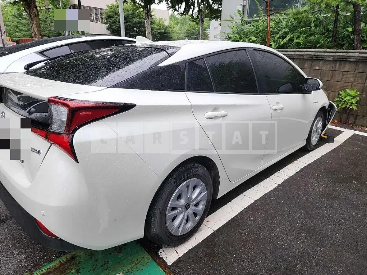 Photo 2 of 20: 2019 Toyota Prius 2WD, VIN JTDKARFU0K3092149 — Korean insurance auction