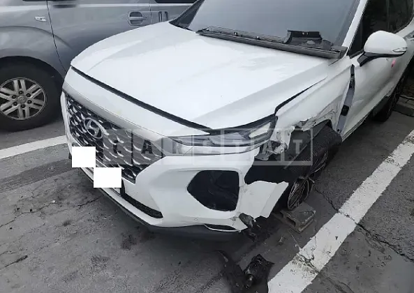 Photo 2 of 39: 2019 Hyundai Santa Fe, VIN KMHS381BBKU157042 — Korean insurance auction