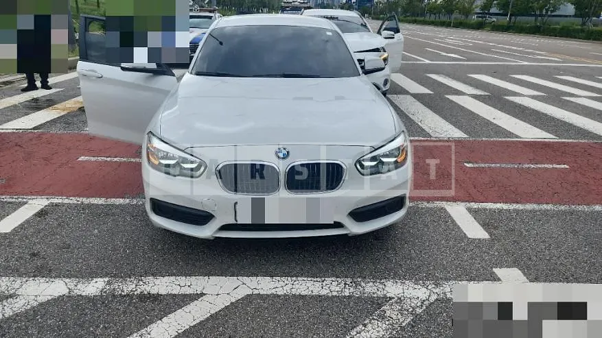Photo 2 of 11: 2017 BMW 118d — Korean insurance auction
