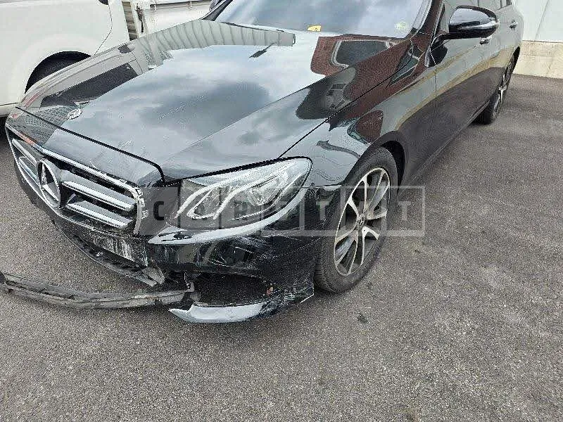Photo 2 of 50: 2020 Mercedes-Benz E250, VIN W1KZF4FB1LA846194 — Korean insurance auction