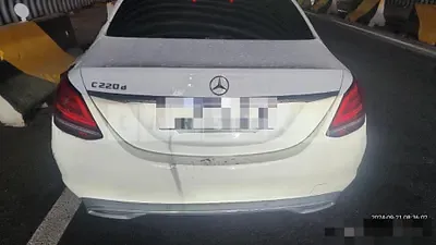 Photo 1 of 19: 2018 Mercedes-Benz C220 d — Korean insurance auction