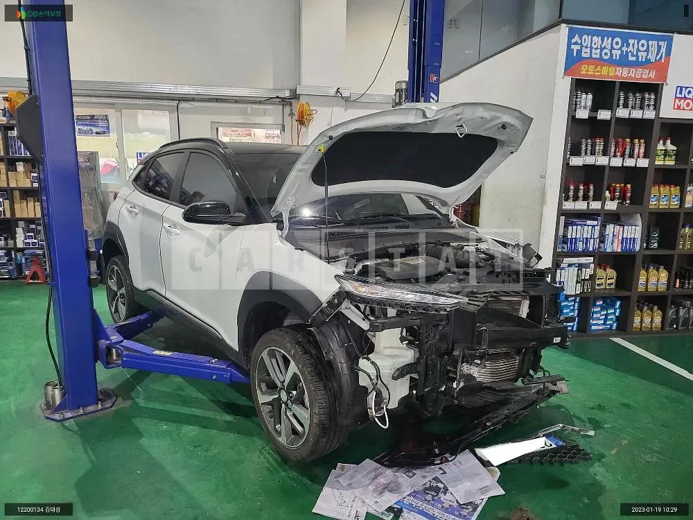 Photo 2 of 11: 2020 Hyundai Kona, VIN KMHK4815GLU641259 — Korean insurance auction
