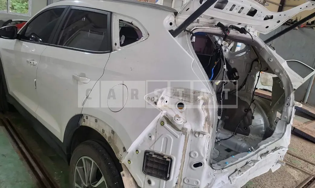 Photo 2 of 6: 2018 Hyundai Tucson, VIN KMHJ381ABJU588131 — Korean insurance auction