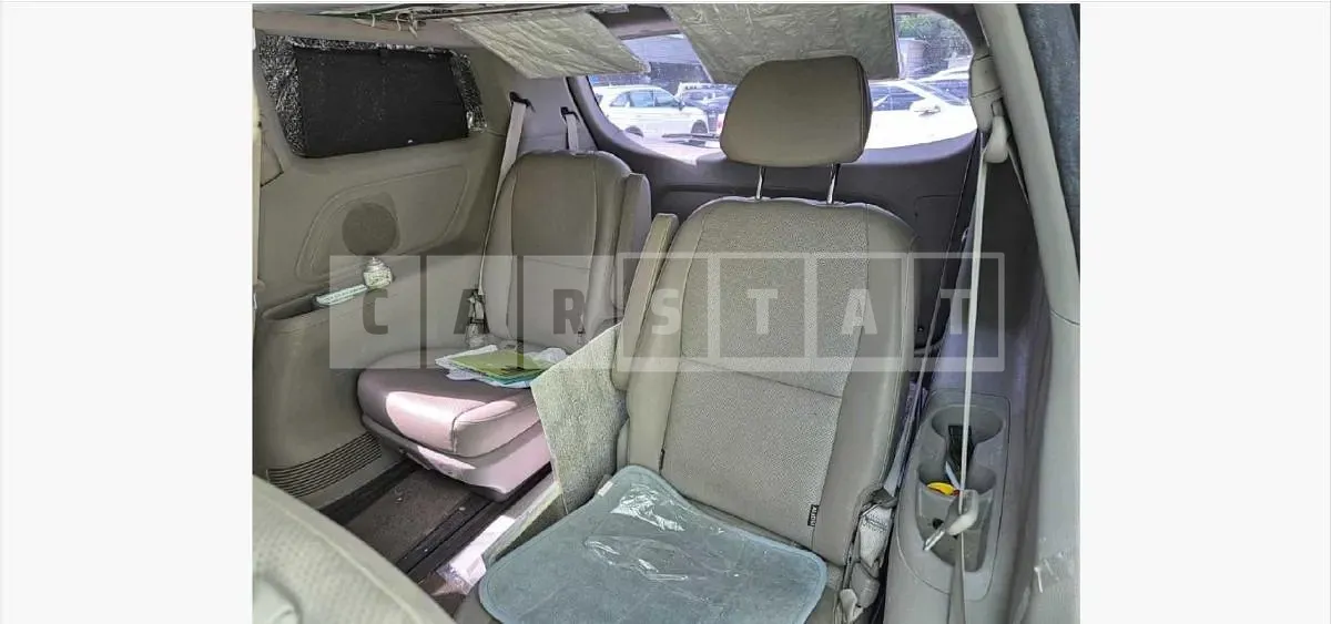 Photo 2 of 14: 2017 Kia Carnivals — Korean insurance auction