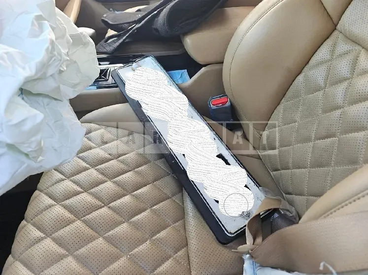 Photo 2 of 19: 2018 Kia Carnival, VIN KNAMD81ABJS365308 — Korean insurance auction