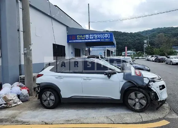Photo 2 of 20: 2020 Hyundai Kona Electric, VIN KMHK381GFLU066534 — Korean insurance auction