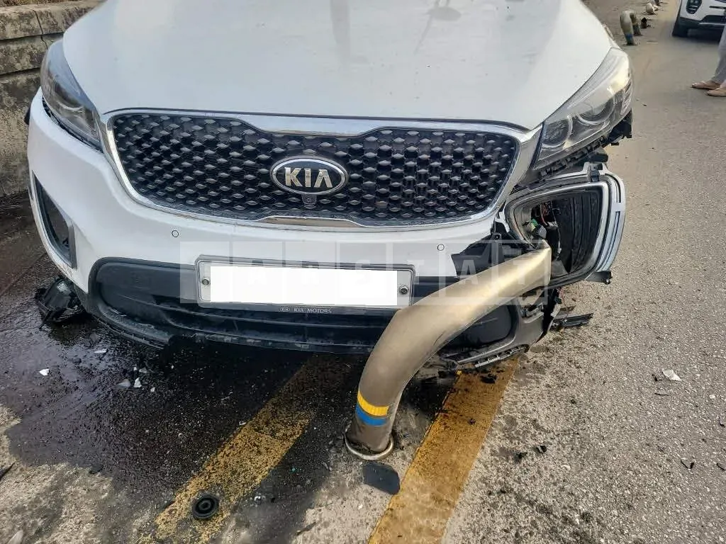 Photo 2 of 29: 2015 Kia Sorento /Sorrento, VIN KNAPK81BDFA091992 — Korean insurance auction