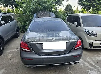 Photo 1 of 19: 2017 Mercedes-Benz E220 d 4Matic — Korean insurance auction