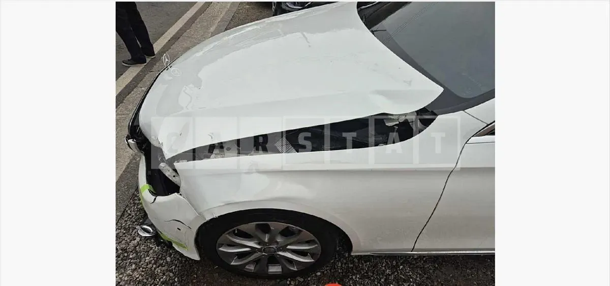 Photo 2 of 11: 2016 Mercedes-Benz E220 d — Korean insurance auction
