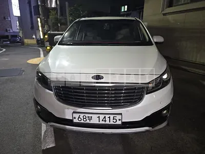 2016 All New Carnival 7-seater Limousine Diesel VIP