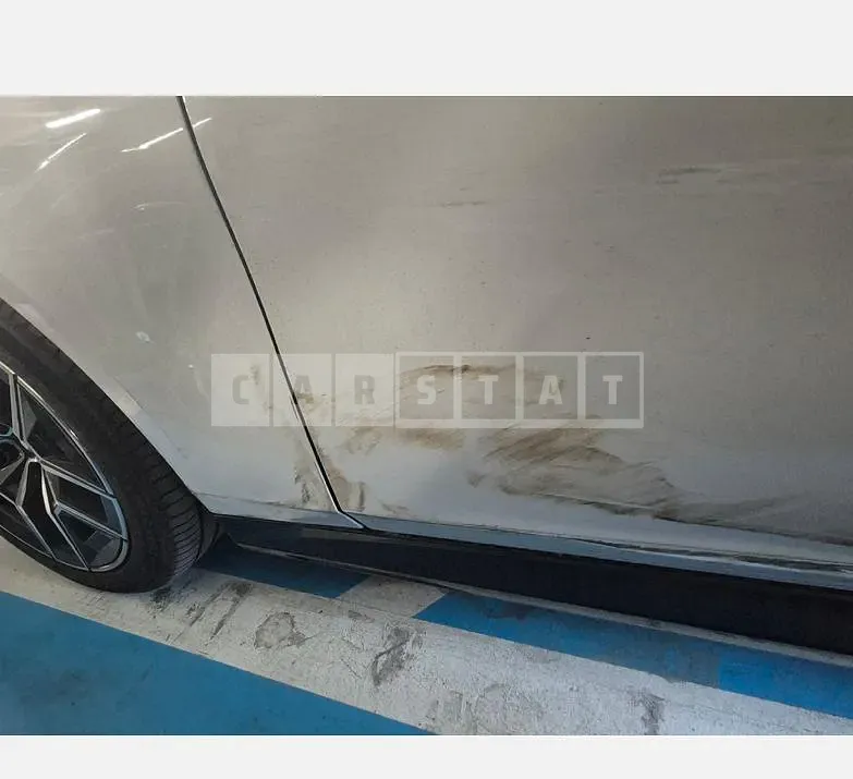 Photo 2 of 27: 2026 BMW 520i — Korean insurance auction