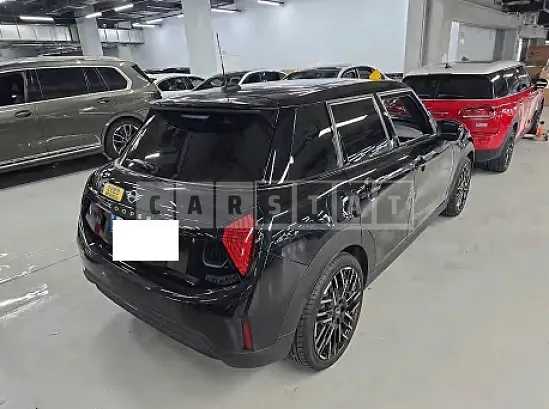 Photo 2 of 13: 2025 MINI Cooper S Five-Door — Korean insurance auction