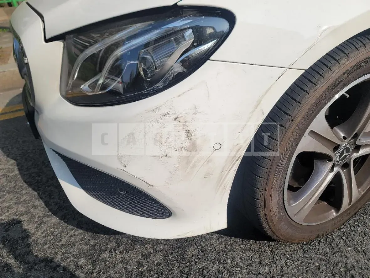 Photo 2 of 3: 2019 Mercedes-Benz (parts) E300 Light — Korean insurance auction