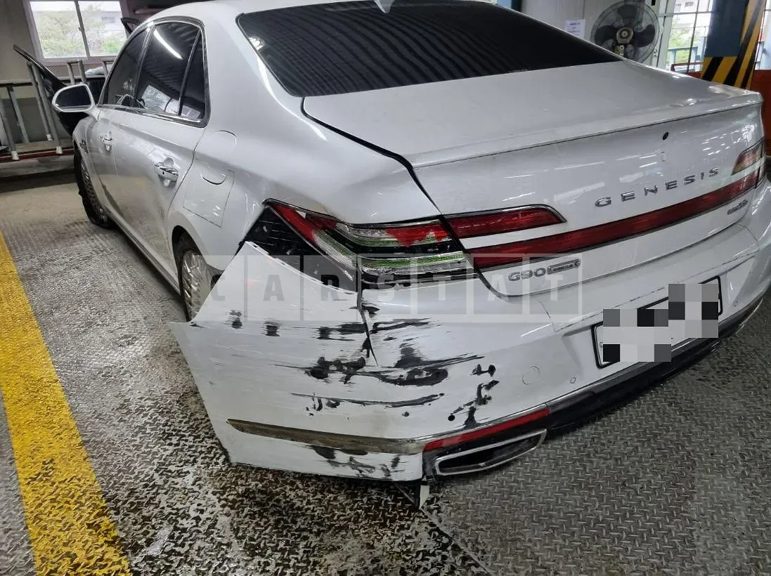 Photo 2 of 9: 2019 Genesis G90 — Korean insurance auction
