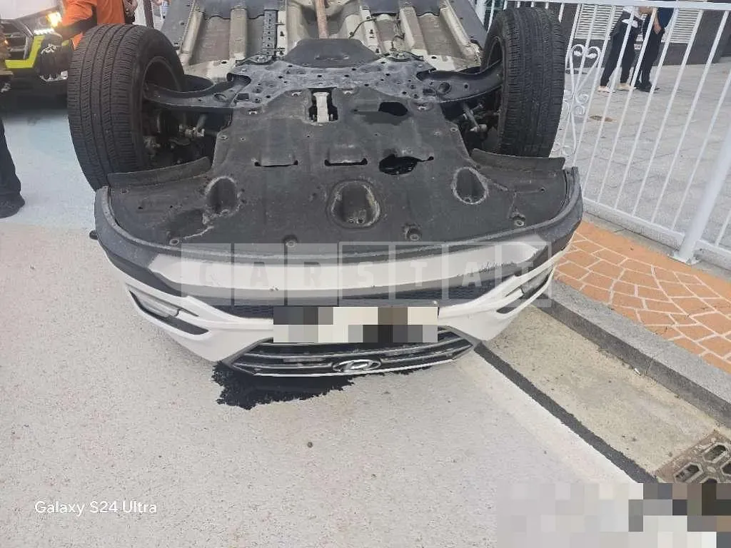 Photo 2 of 12: 2017 Hyundai Tucson TL — Korean insurance auction