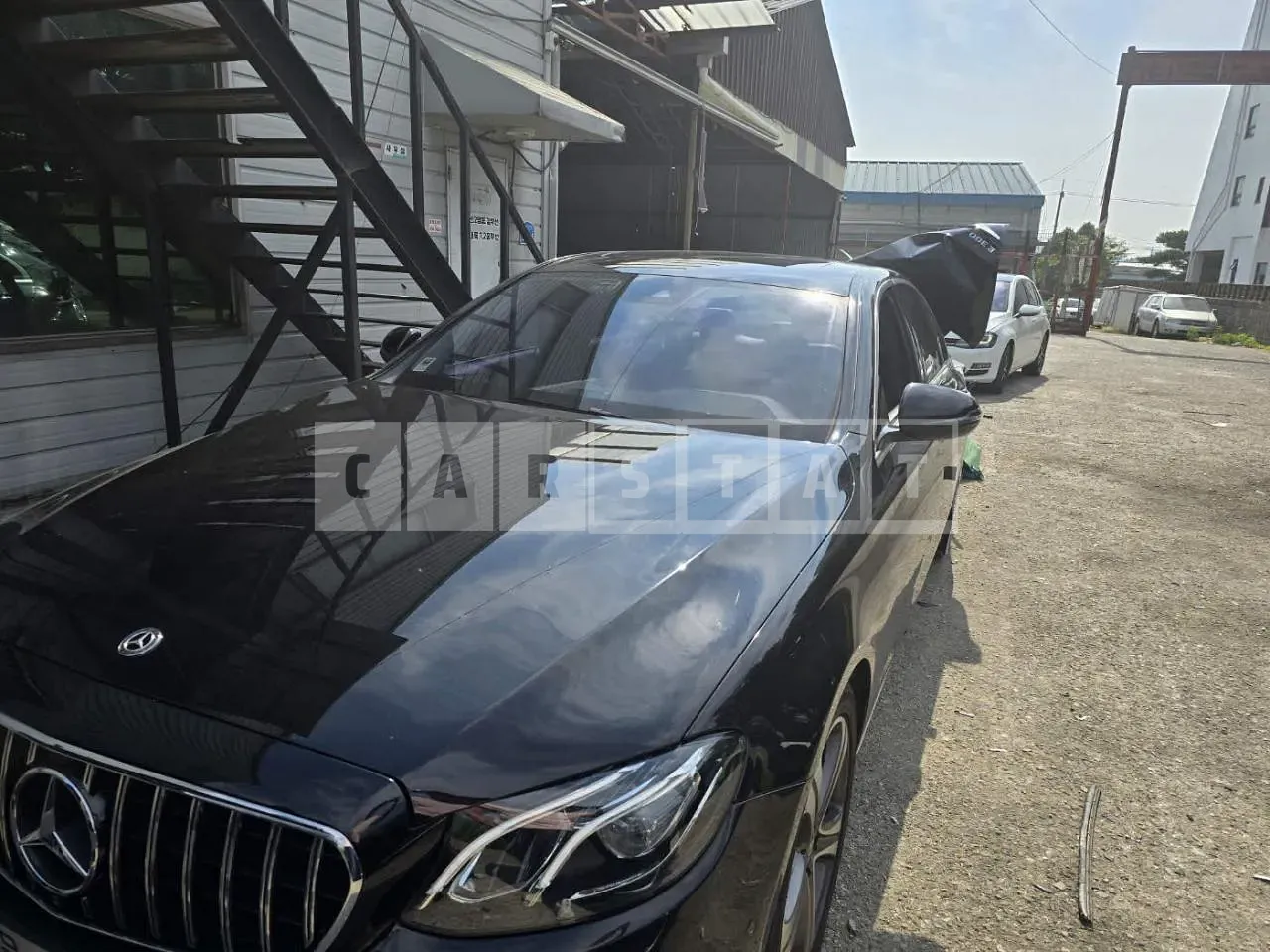 Photo 2 of 23: 2019 Mercedes-Benz E300, VIN WDDZF4JB2KA602849 — Korean insurance auction