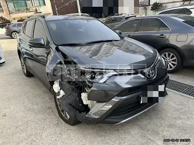 Photo 1 of 24: 2018 Toyota RAV4 2WD — Korean insurance auction