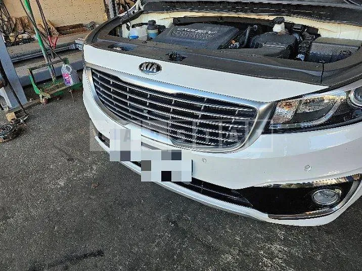 Photo 2 of 12: 2016 Kia Carnivals, VIN KNAME81ABGS239965 — Korean insurance auction