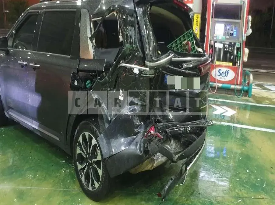 Photo 2 of 6: 2022 Kia Carnival 2.2 — Korean insurance auction