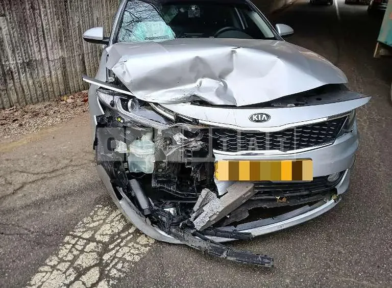 Photo 2 of 4: 2018 Kia K5 — Korean insurance auction