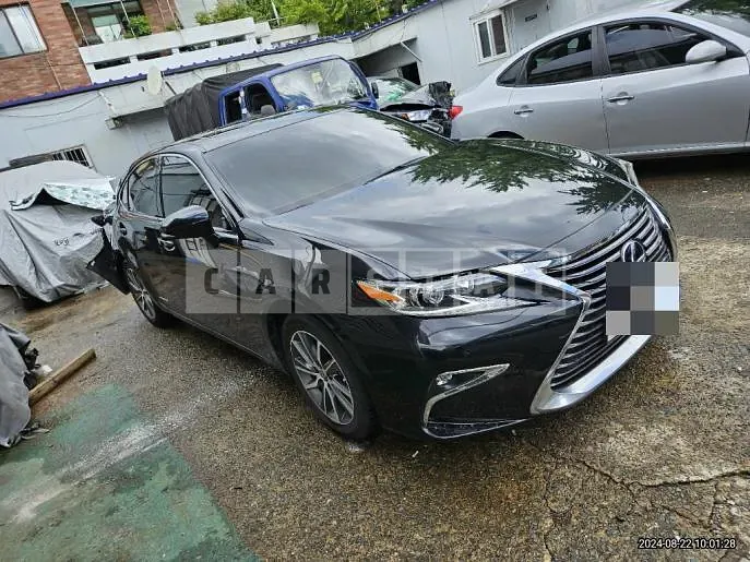 Photo 2 of 11: 2018 Lexus ES300h — Korean insurance auction