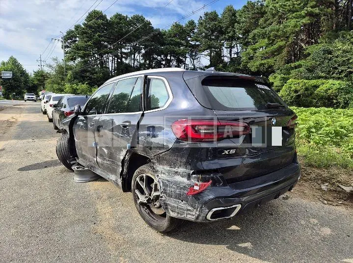 Photo 2 of 18: 2021 BMW X5 xDrive40i — Korean insurance auction
