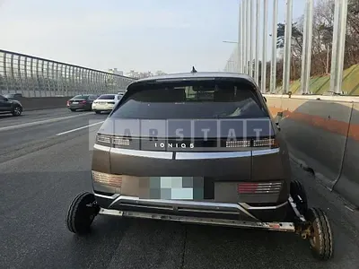Photo 1 of 4: 2021 Hyundai IONIQ 5 — Korean insurance auction