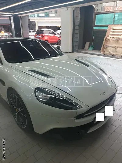 2016 Aston Martin Vanquish Coupe