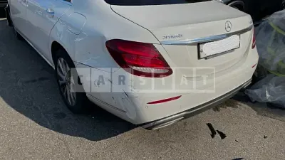 Photo 1 of 9: 2018 Mercedes-Benz E 300 4Matic, VIN WDDZF4KB6JA353534 — Korean insurance auction