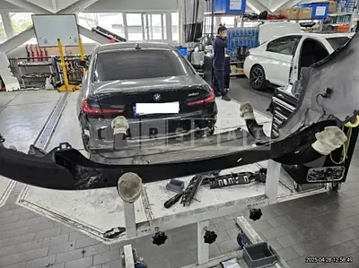 Photo 1 of 12: 2022 BMW 320i — Korean insurance auction