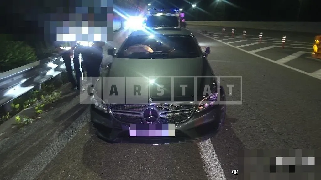 Photo 2 of 35: 2015 Mercedes-Benz CLS400 — Korean insurance auction