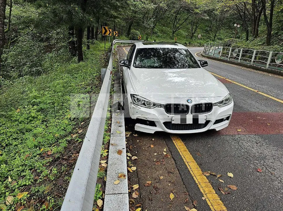 Photo 2 of 8: 2015 BMW 320d, VIN WBA8C510XGK634174 — Korean insurance auction