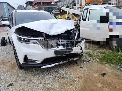 Photo 1 of 32: 2022 Kia Carnival, VIN KNANE81BBNS177058 — Korean insurance auction