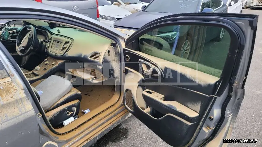 Photo 2 of 8: 2015 Audi Chrysler 200, VIN 1C3CCCABXFN622367 — Korean insurance auction