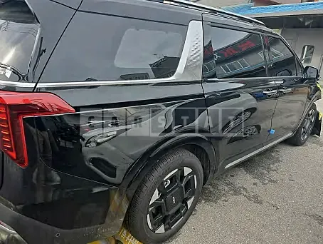 Photo 2 of 17: 2025 Kia Carnival — Korean insurance auction