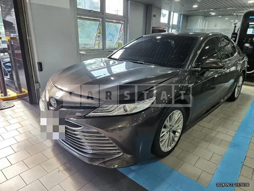 Photo 2 of 9: 2019 Toyota Camry Hybrid — Korean insurance auction