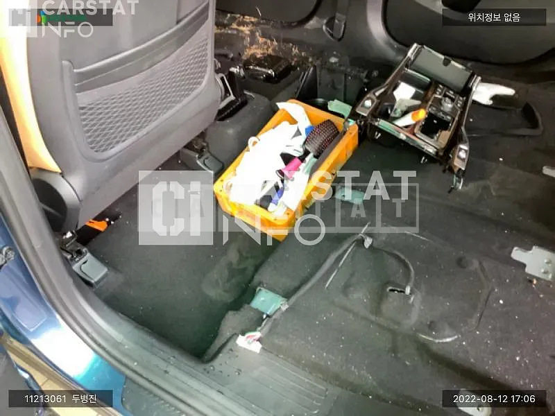 Photo 2 of 15: 2021 Kia Sorento, VIN KNARL81BGMA097695 — Korean insurance auction