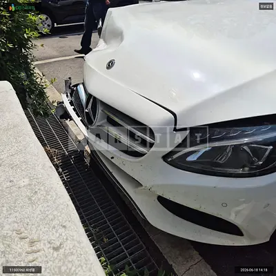 Photo 1 of 15: 2018 Mercedes-Benz C200, VIN WDDWF4CB3JF732639 — Korean insurance auction