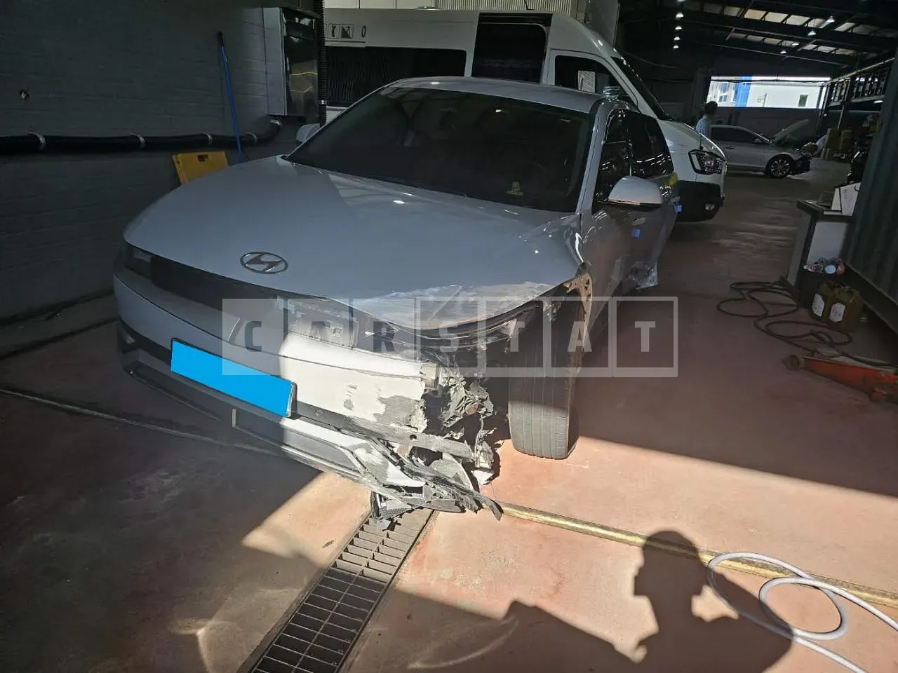 Photo 2 of 36: 2021 Hyundai IONIQ 5, VIN KMHKN81AFNU008980 — Korean insurance auction