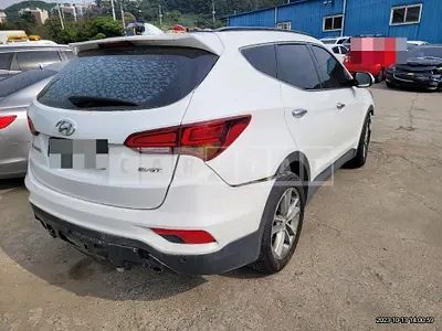 Photo 1 of 10: 2016 Hyundai Santa Fe DM 2.0, VIN KMHSW81UBHU701863 — Korean insurance auction