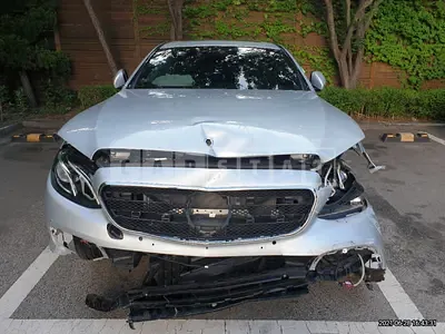 Photo 1 of 21: 2020 Mercedes-Benz E250, VIN W1KZF4FB2LA813690 — Korean insurance auction